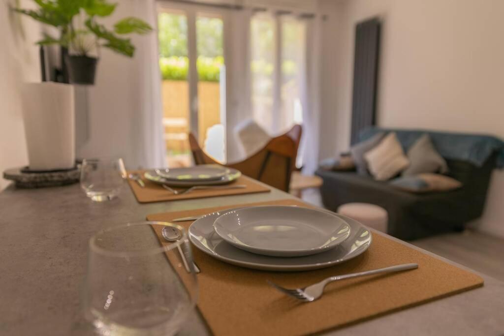 Superbe Appart Plein Centre Avec Parking & Jardin Metz Exterior foto